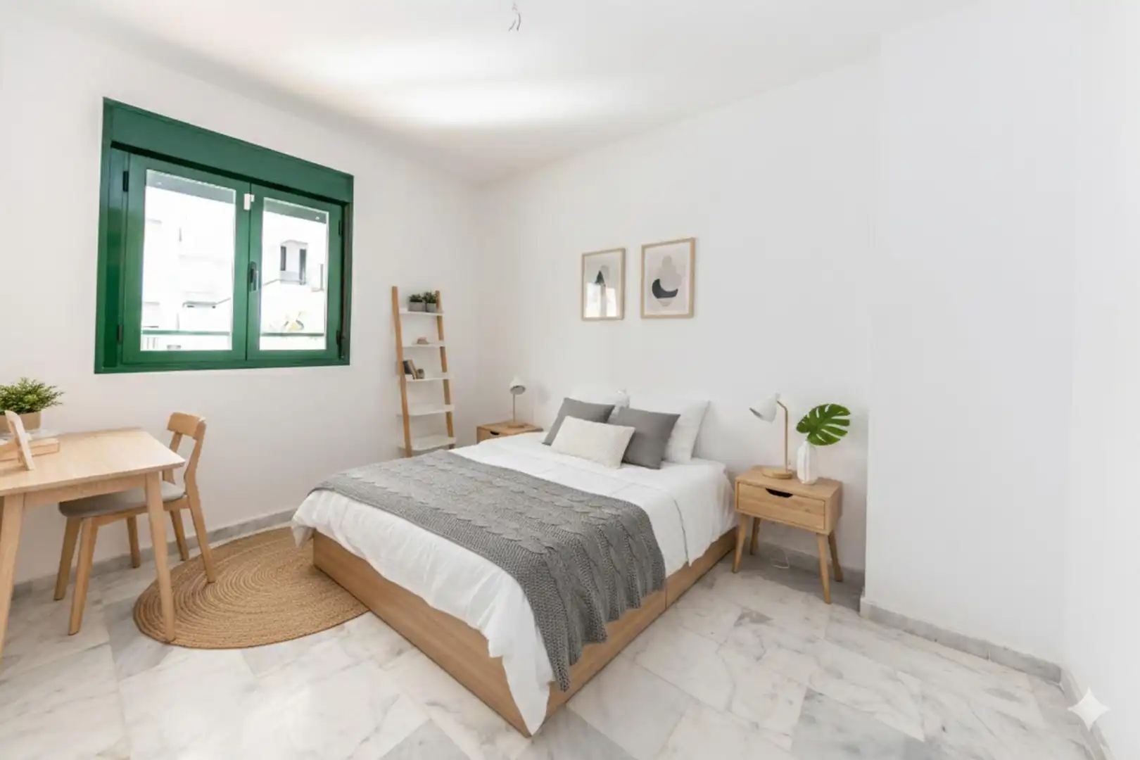 Habitación de Planta baja en venta en Fuengirola con Aire acondicionado, Calefacción y Jardín privado