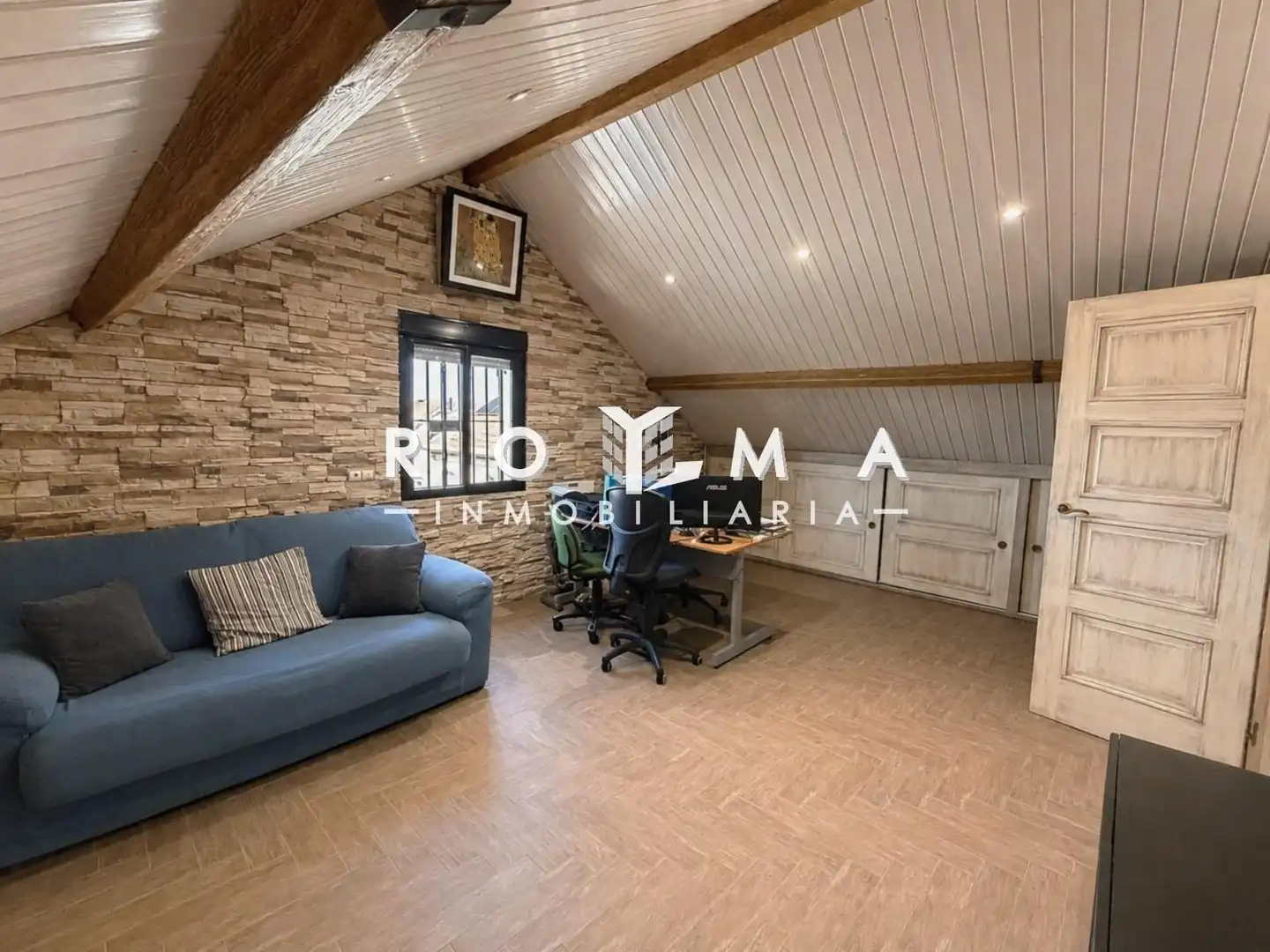 Casa adosada en venta en Montequinto con Aire acondicionado, Jardín privado y Trastero