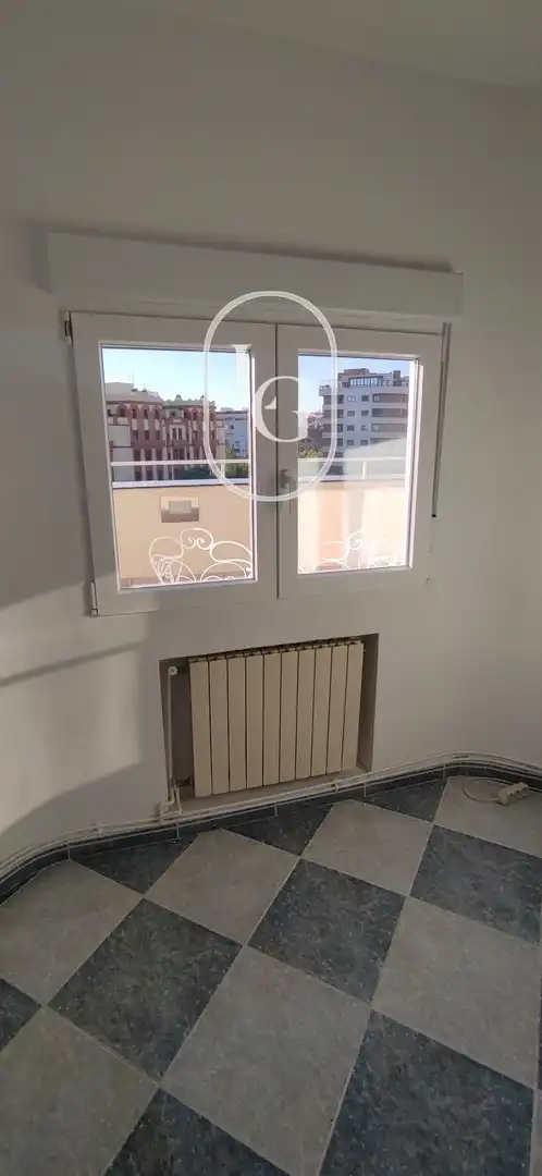 Terrasse von Dachboden zur Miete in Madrid mit Heizung, Terrasse und Ofen