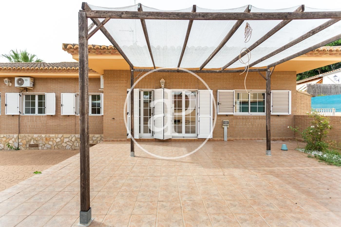 Terrace of House or chalet for sale in Paterna  with Air Conditioner, Heating and Private garden
