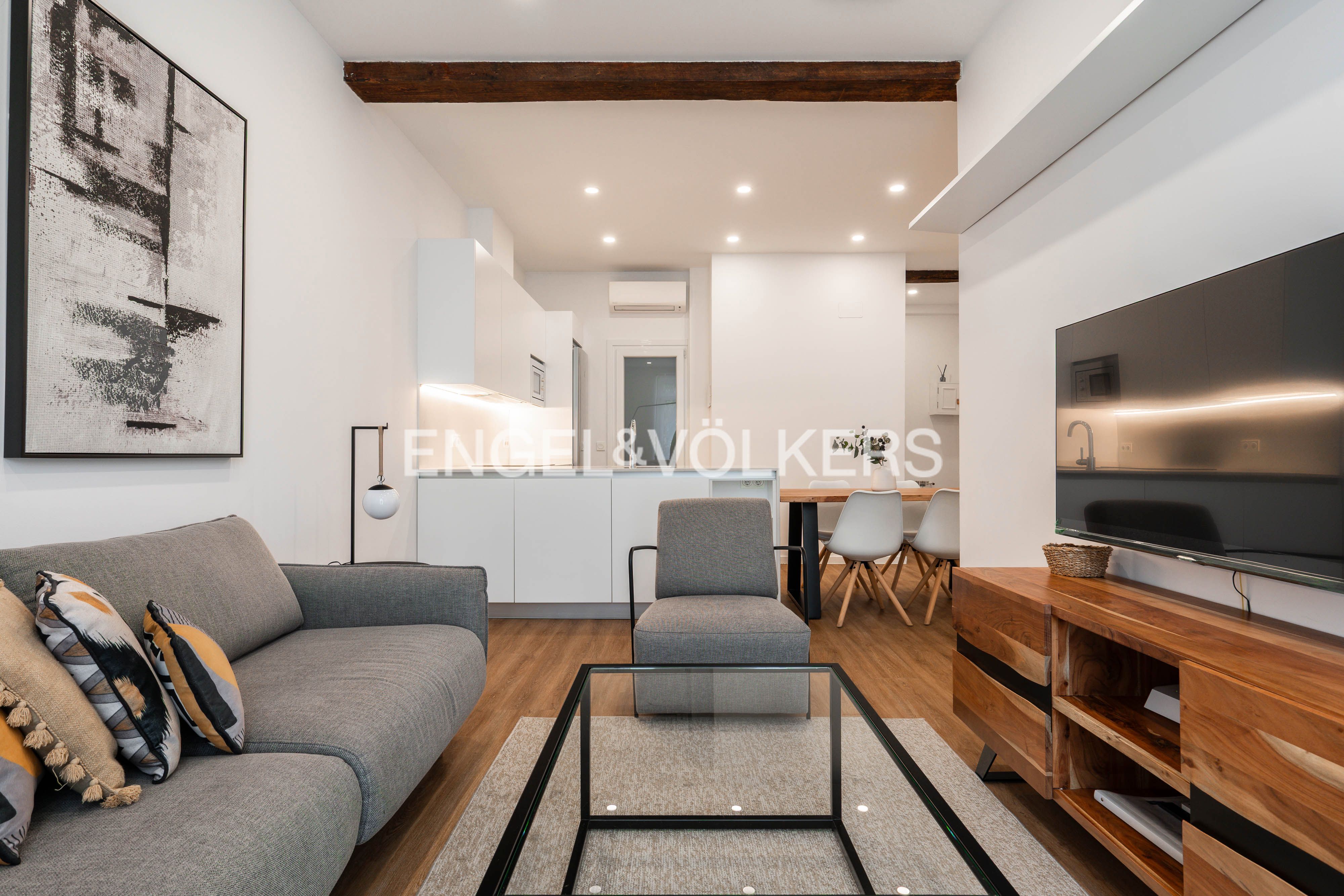 Living room of Apartment for sale in Donostia - San Sebastián   with Air Conditioner, Heating and Furnished