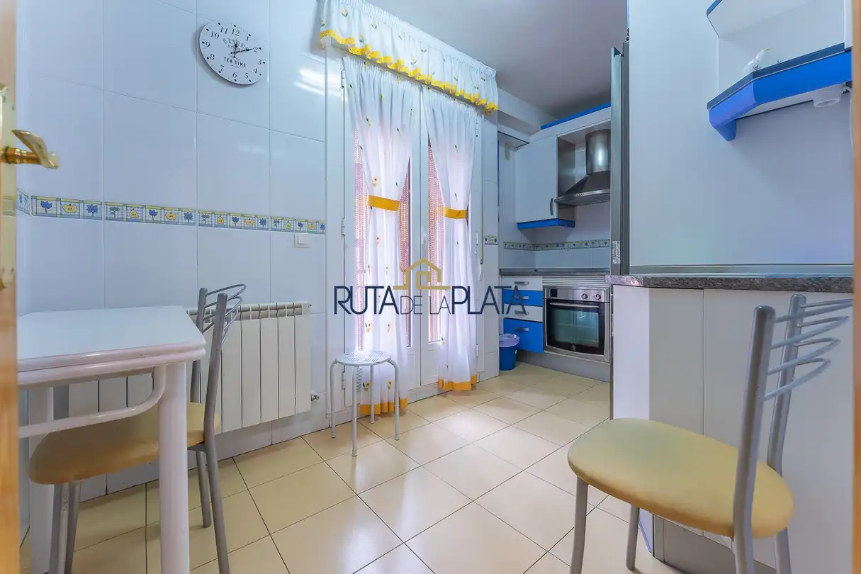 Cocina de Piso de alquiler en Los Bloques