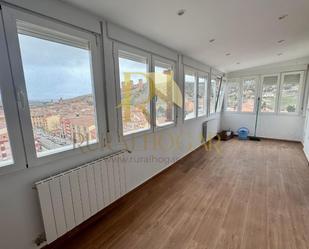 Sala d'estar de Apartament en venda en Molina de Aragón amb Aire condicionat, Calefacció i Parquet