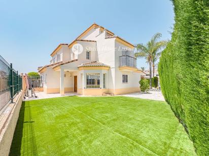 Vista exterior de Casa adosada en venda en Bétera amb Calefacció, Piscina i Piscina comunitària