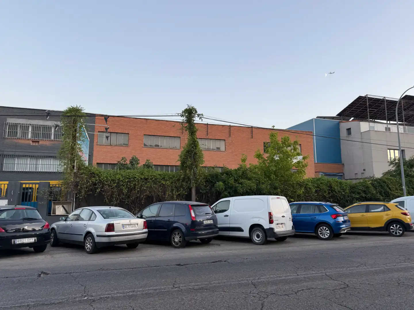 Vista exterior de Nave industrial en venta en San Fernando de Henares con Alarma