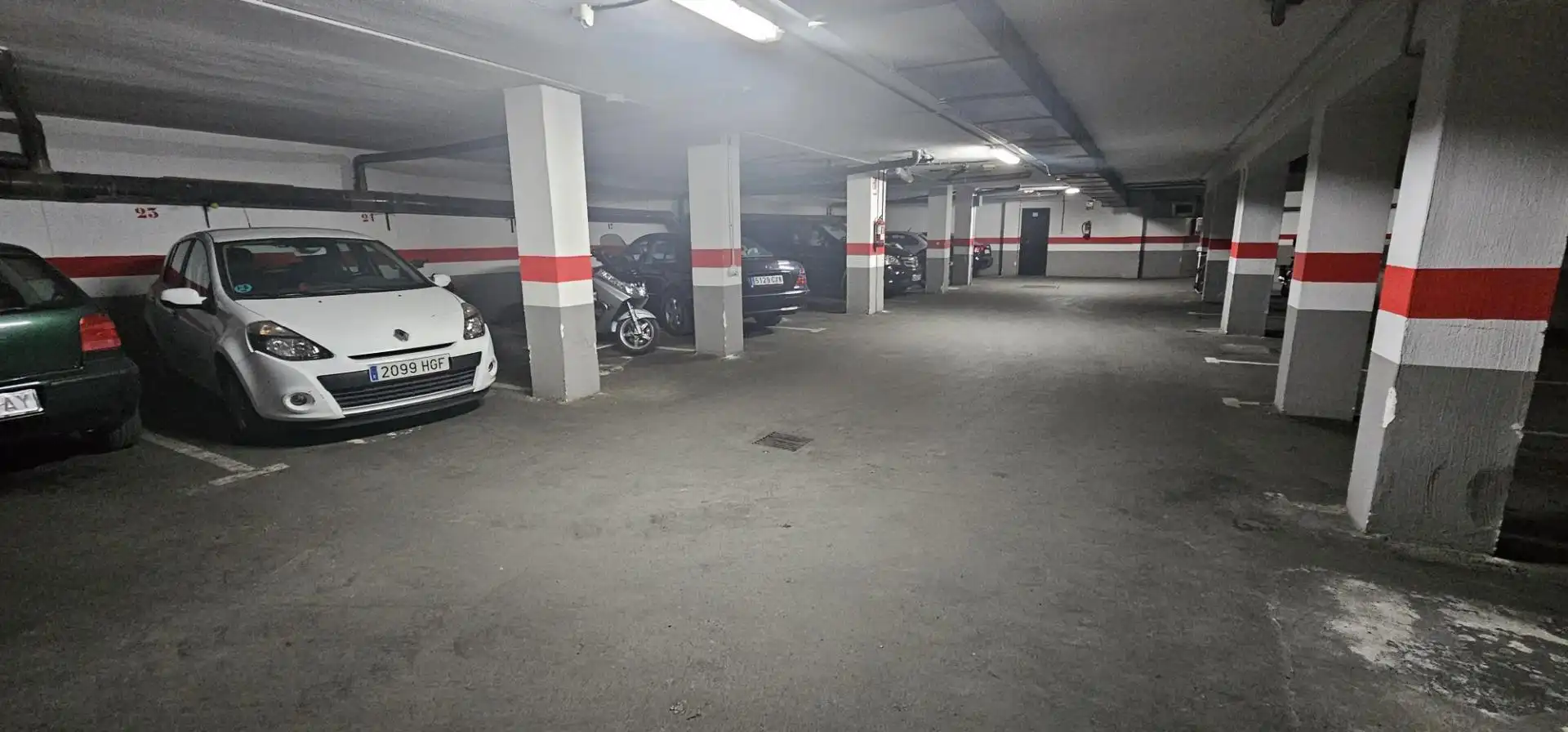 Parkplatz von Garage zum Verkauf in Granada