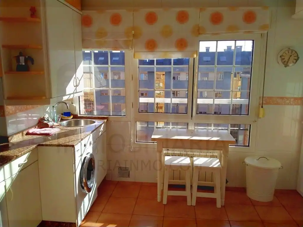 Piso con ascensor en alquiler en N/A
