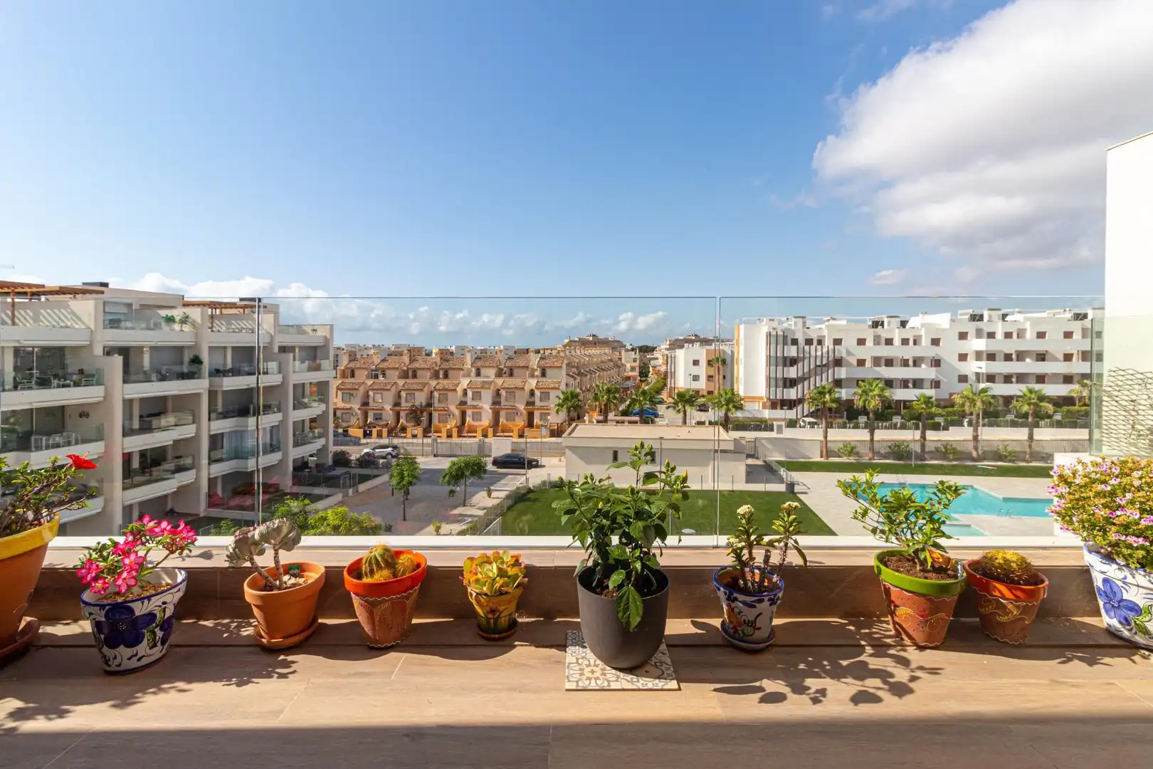 Penthouse with pool for sale in Calle Estragón