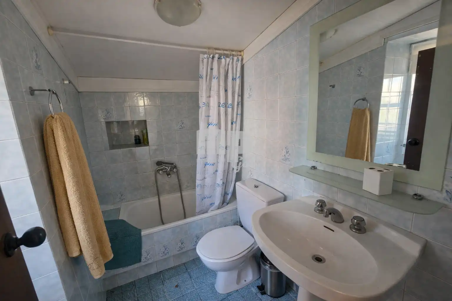 Bathroom of Houses for sale in Vigo 
