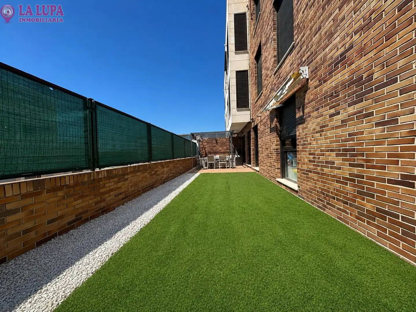 Terrasse von Erdgeschoss zum Verkauf in Colmenar Viejo mit Heizung, Privatgarten und Abstellraum