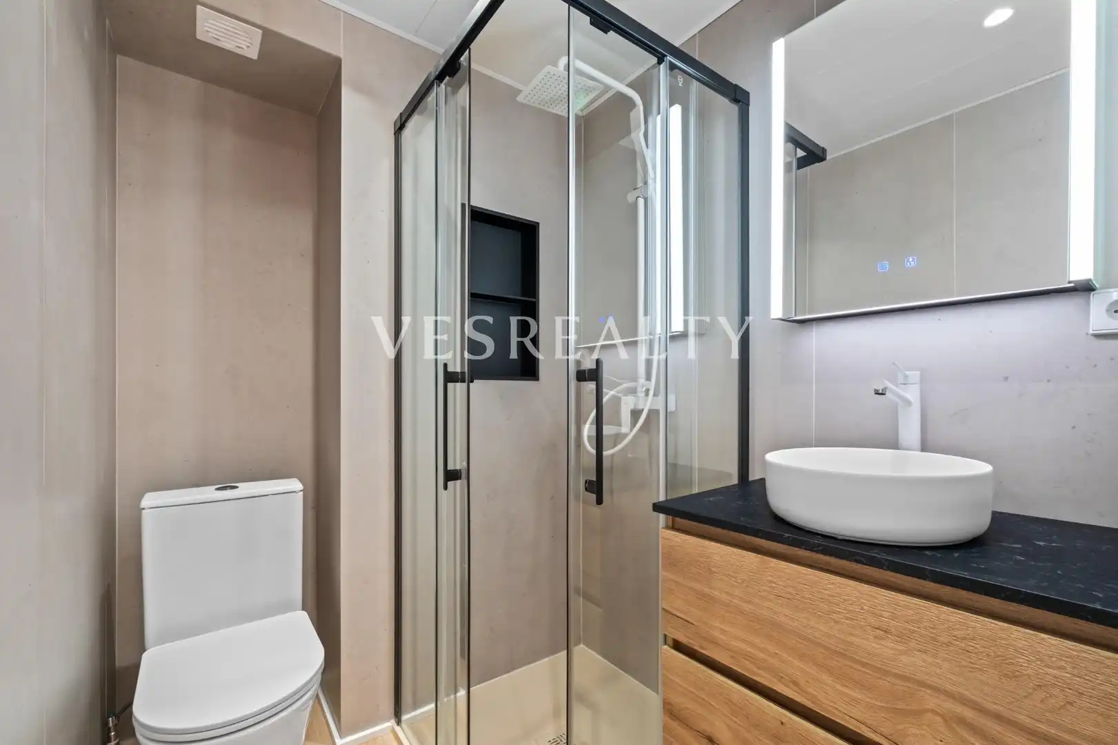 Baño de Piso en venta en Alicante / Alacant con Aire acondicionado y Piscina comunitaria