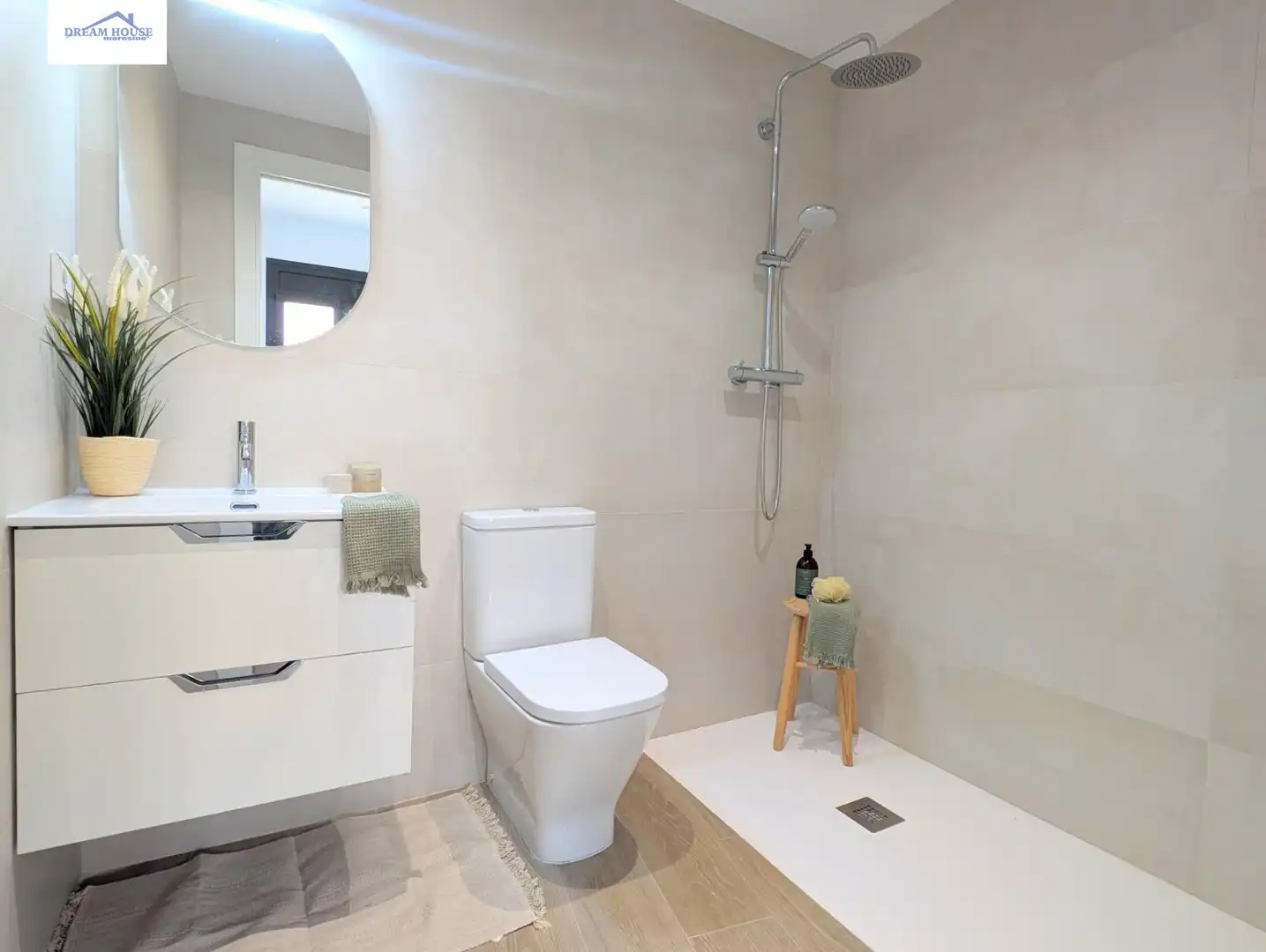 Baño de Planta baja en venta en Mataró con Aire acondicionado, Calefacción y Terraza