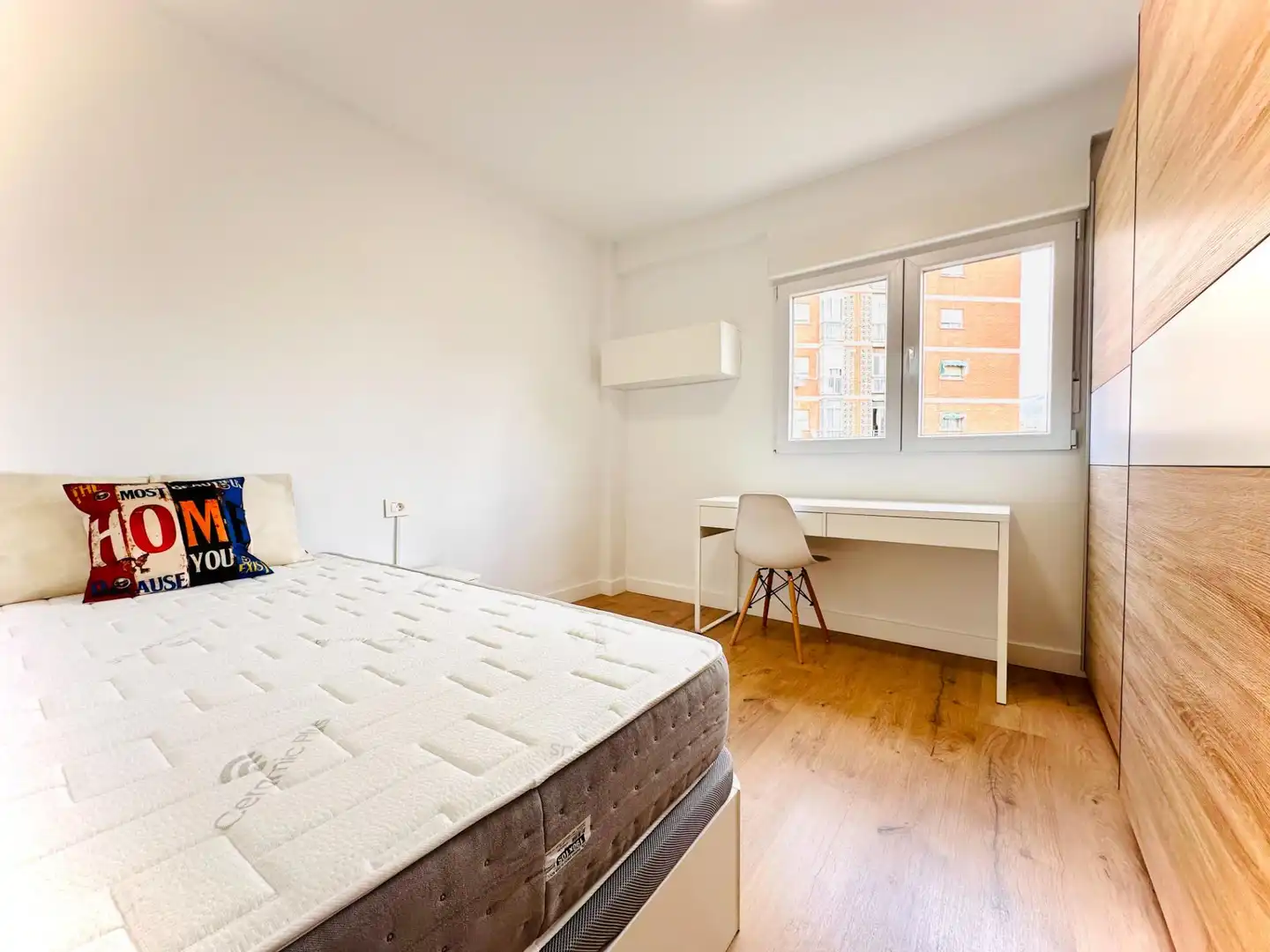 Room in Calle FRAY JUAN SANCHEZ COTAN, Cartuja