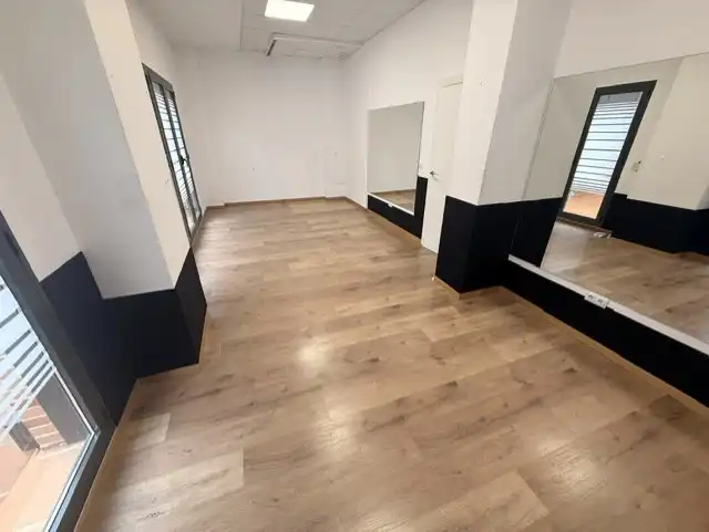Business premises to rent in Urb. Belvalle, imagen 5