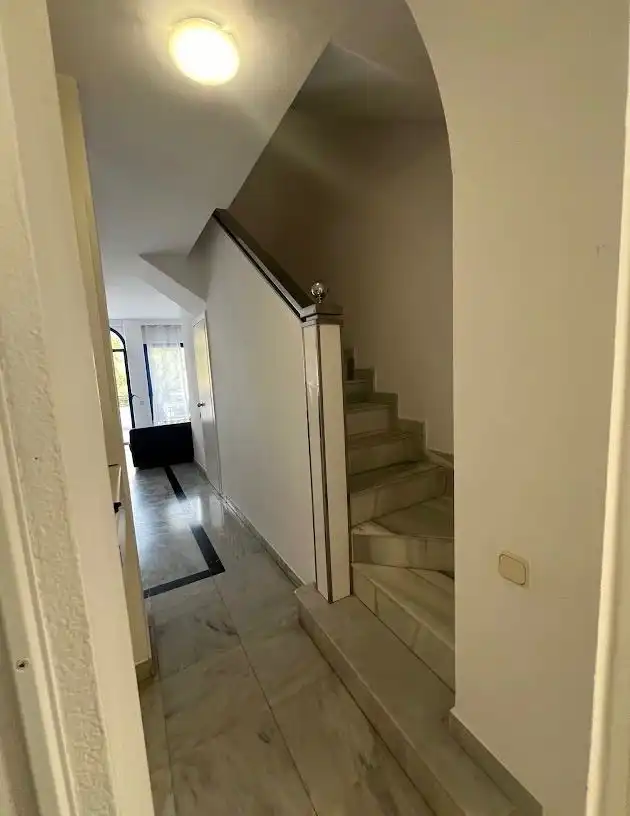 Maisonette zur Miete in Marbella mit Klimaanlage, Heizung und Möbliert