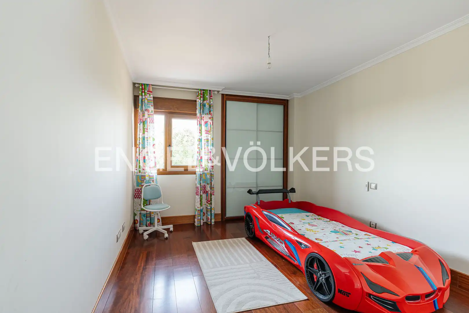 Dormitori de Casa o xalet de lloguer en Pozuelo de Alarcón amb Aire condicionat, Calefacció i Jardí privat
