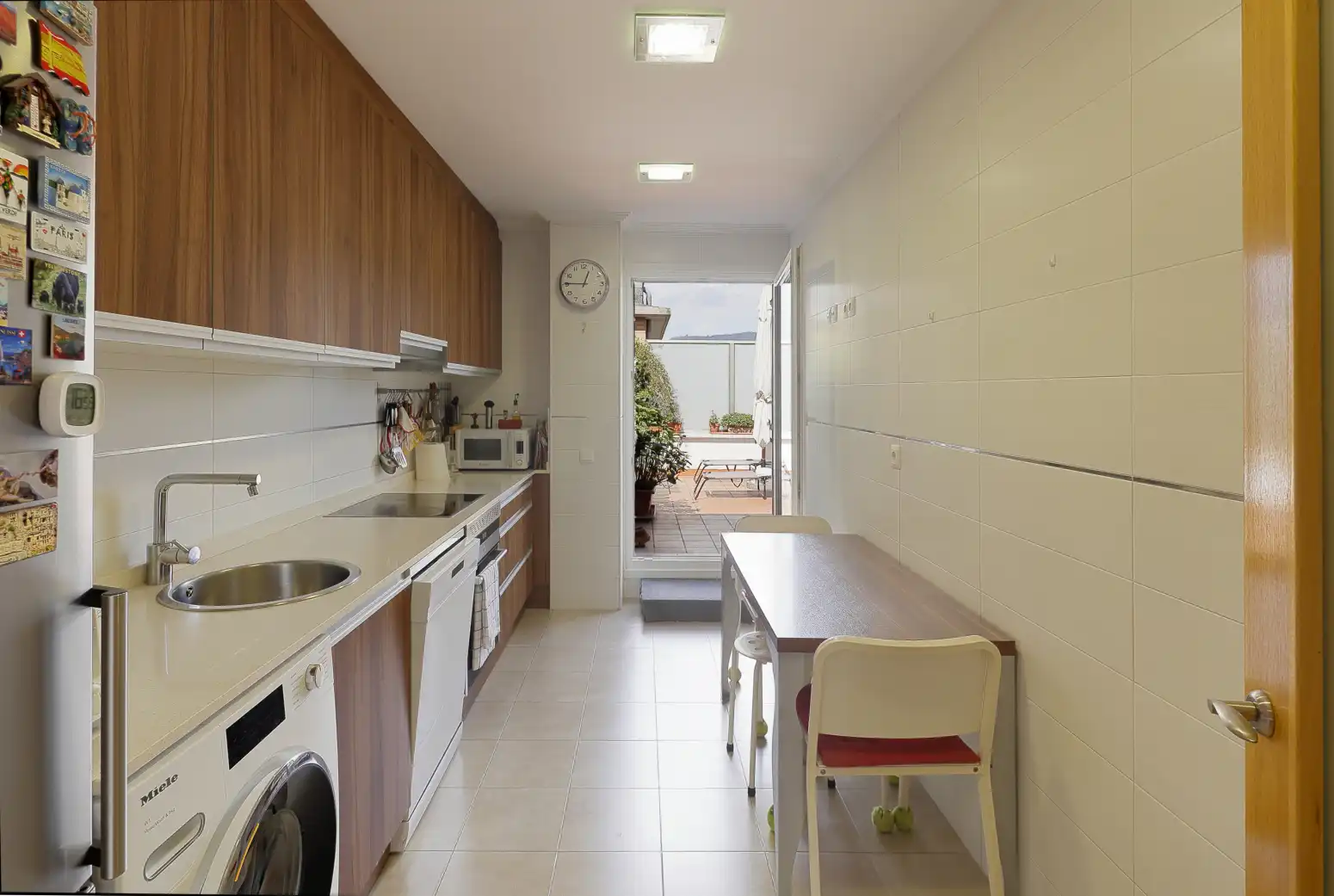 Cuina de Pis en venda en Oviedo  amb Calefacció, Parquet i Terrassa
