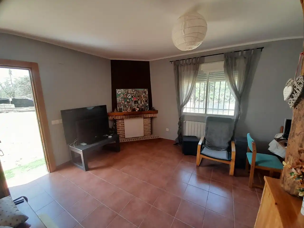 Sala d'estar de Casa o xalet en venda en Marugán amb Calefacció i Jardí privat