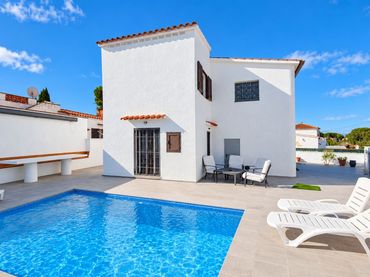 House with garden for sale in Calle cami del palau