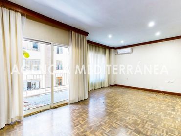 Piso con balcón en venta en Calle GENERAL SAN MARTIN