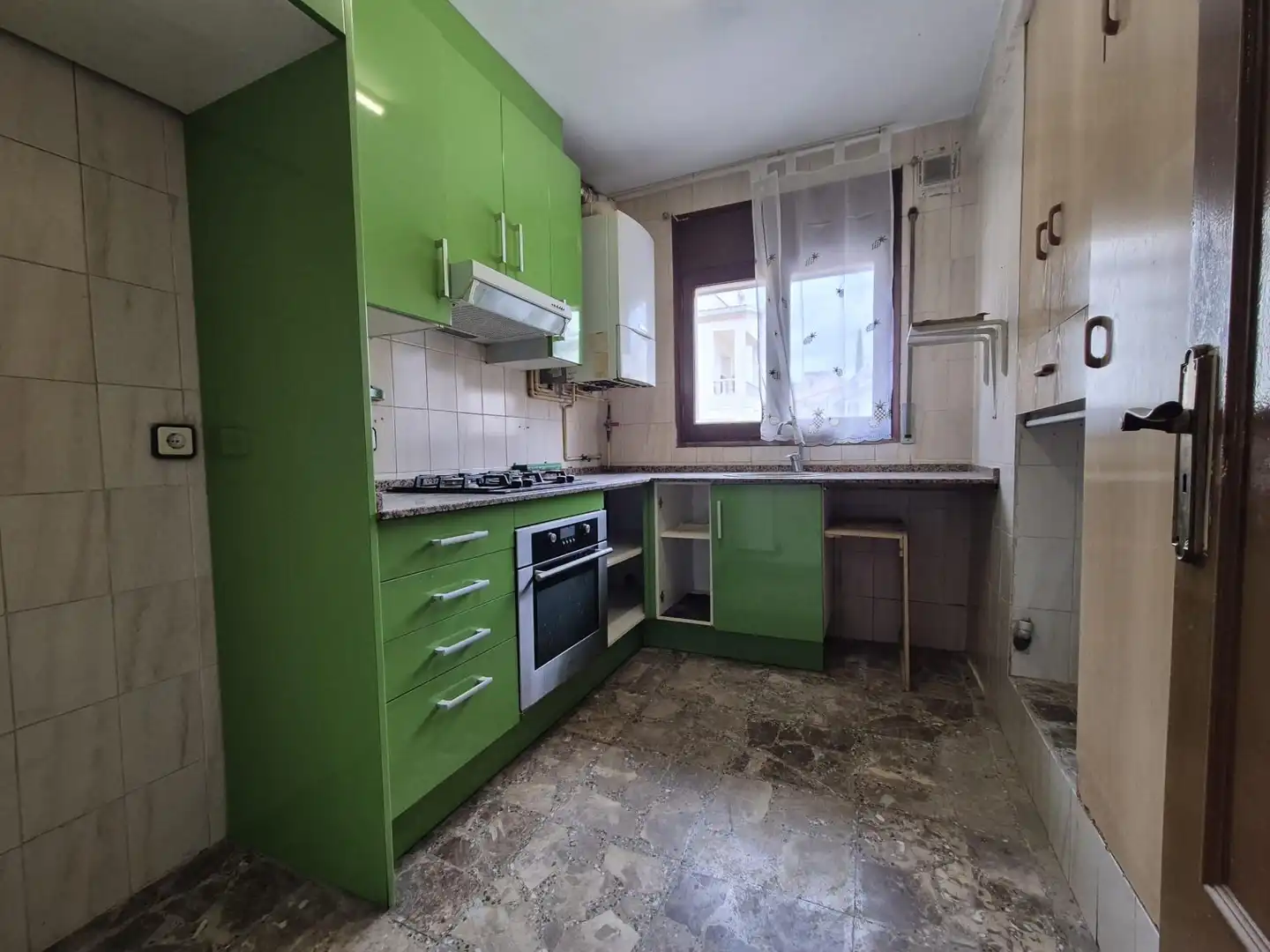Cocina de Piso en venta en Torredembarra con Calefacción y Balcón