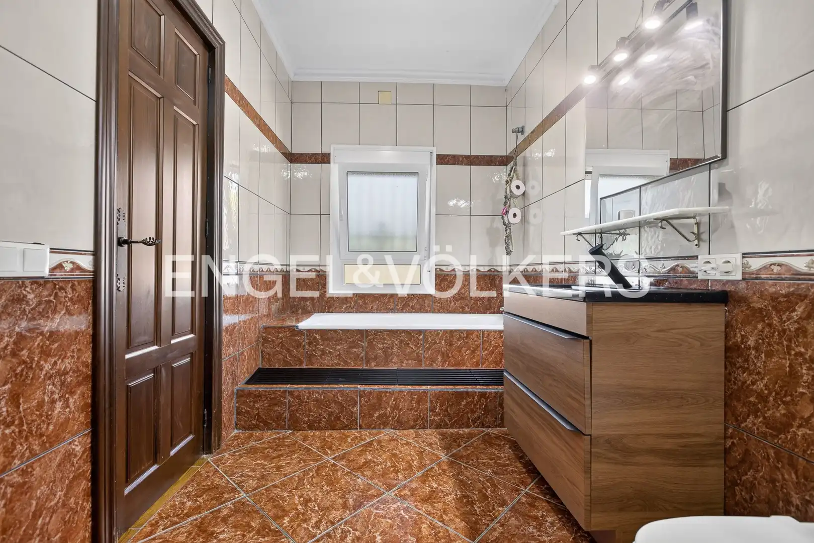 Baño de Casa o chalet en venta en Carmona con Aire acondicionado, Calefacción y Jardín privado