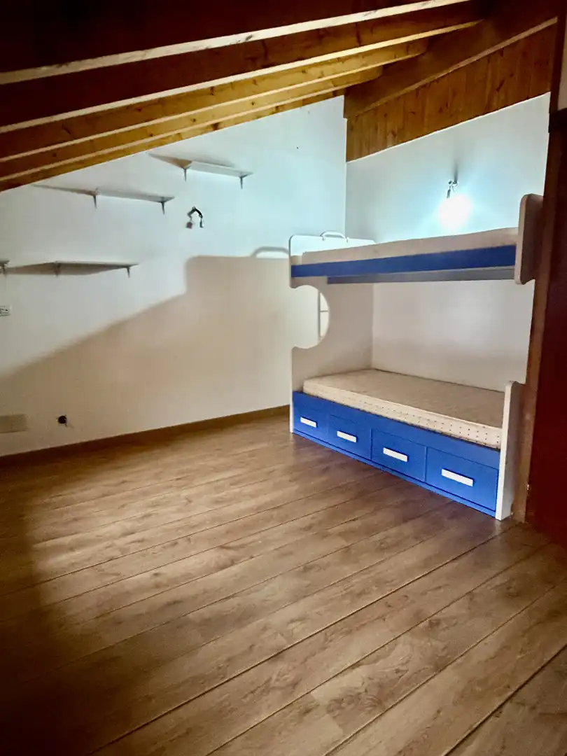 Habitación de Casa adosada en venta en Miera