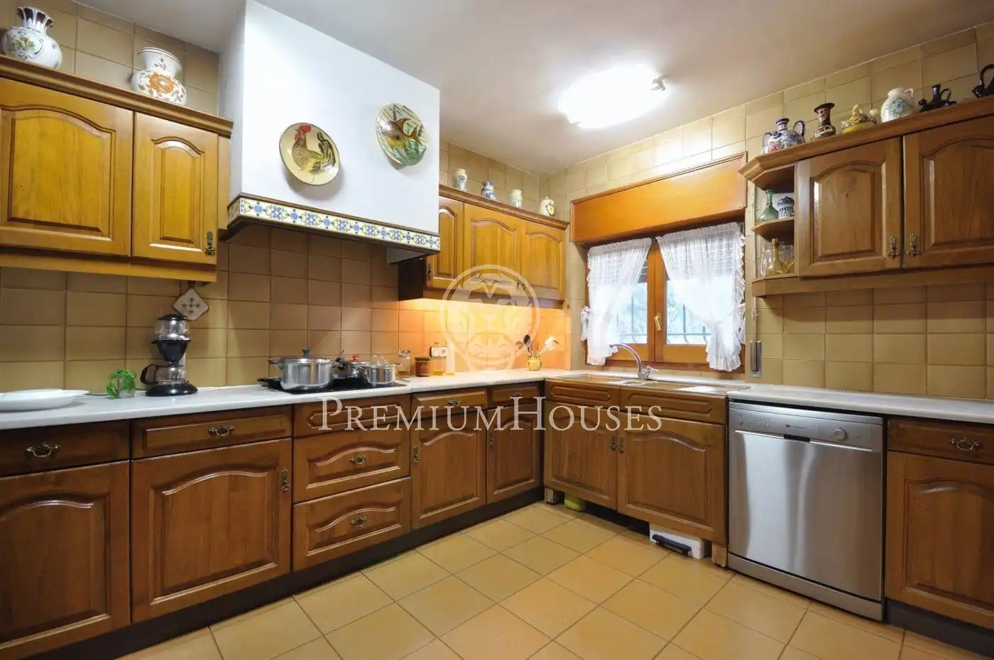 Houses for sale in Tiana