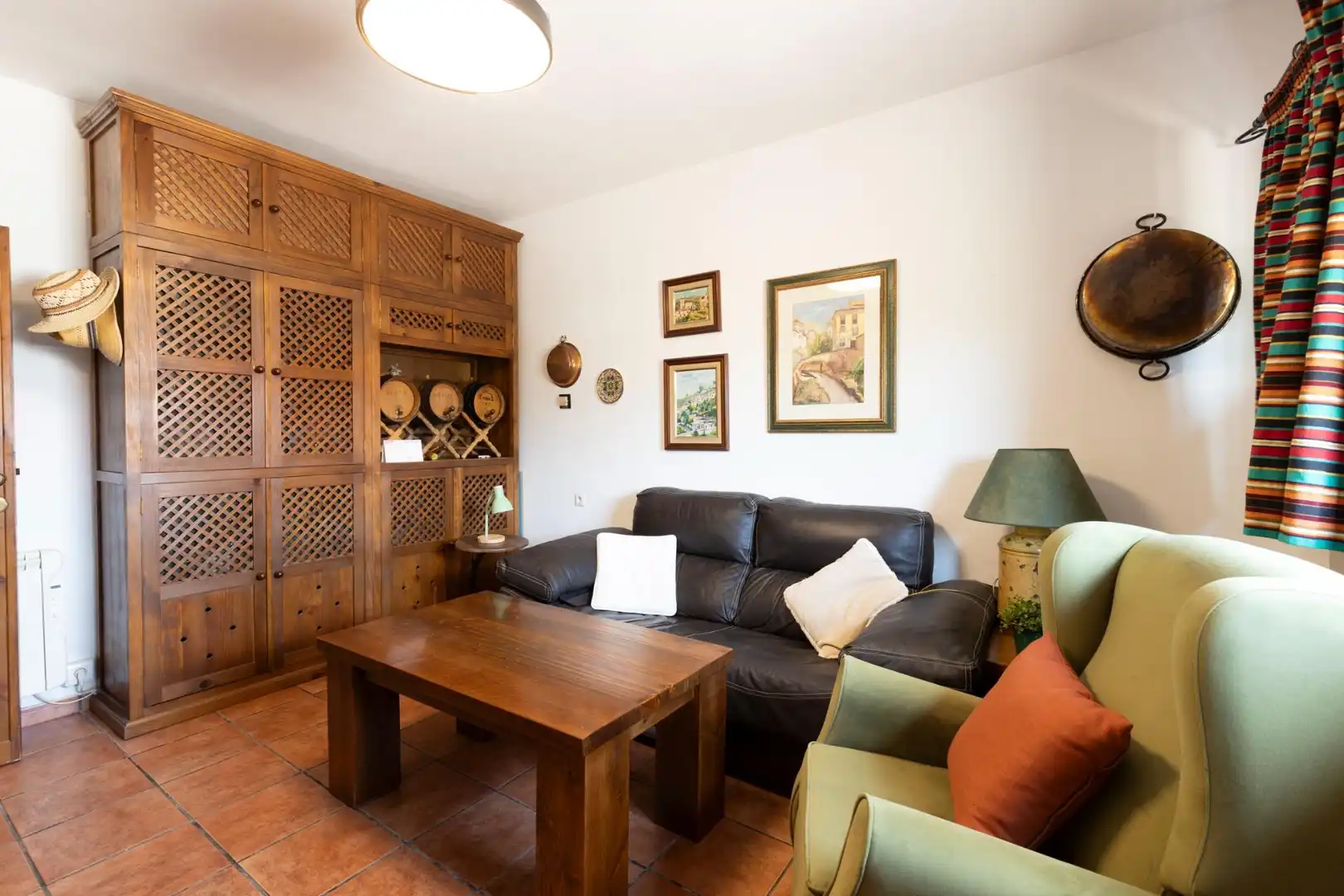 Sala d'estar de Casa adosada en venda en La Zubia amb Aire condicionat, Calefacció i Jardí privat