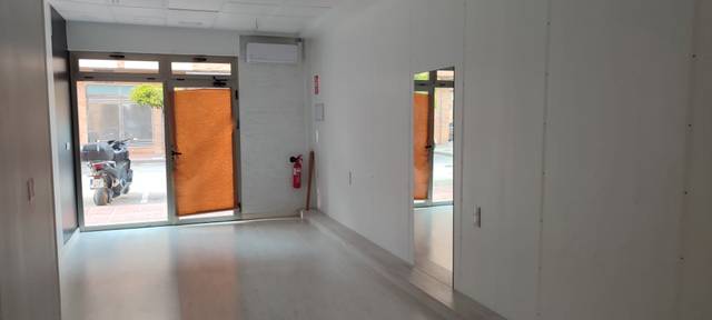 Local comercial en Alquiler en Calle Flores, 3 en Los Dolores