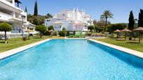 Jardí de Pis en venda en Marbella amb Aire condicionat, Terrassa i Piscina comunitària