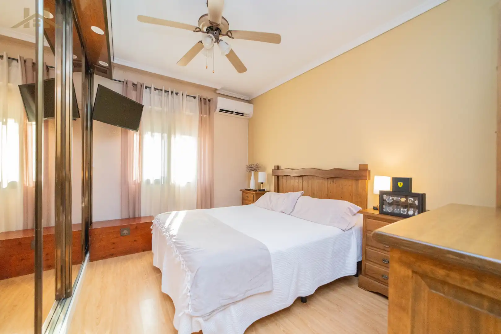Bedroom of Duplexes for sale in Pinto  with Air Conditioner, Heating and Balcony