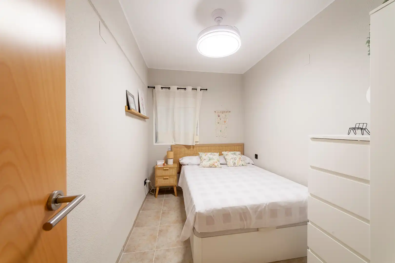 Schlafzimmer von Wohnung zur Miete in Sueca mit Klimaanlage, Heizung und Terrasse