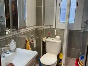 Baño de Piso en venta en Barcelona con Aire acondicionado, Amueblado y Horno