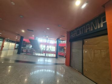 Local comercial en venda a Calle VIENA