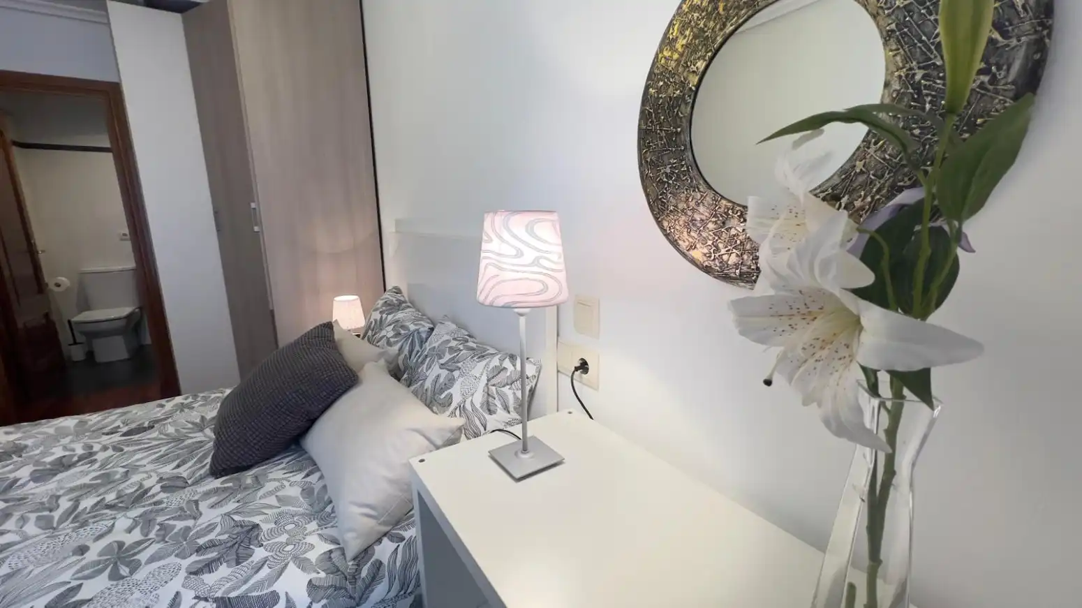 Bedroom of Flat for rent in Gijón   with Heating, Parquet flooring and Furnished