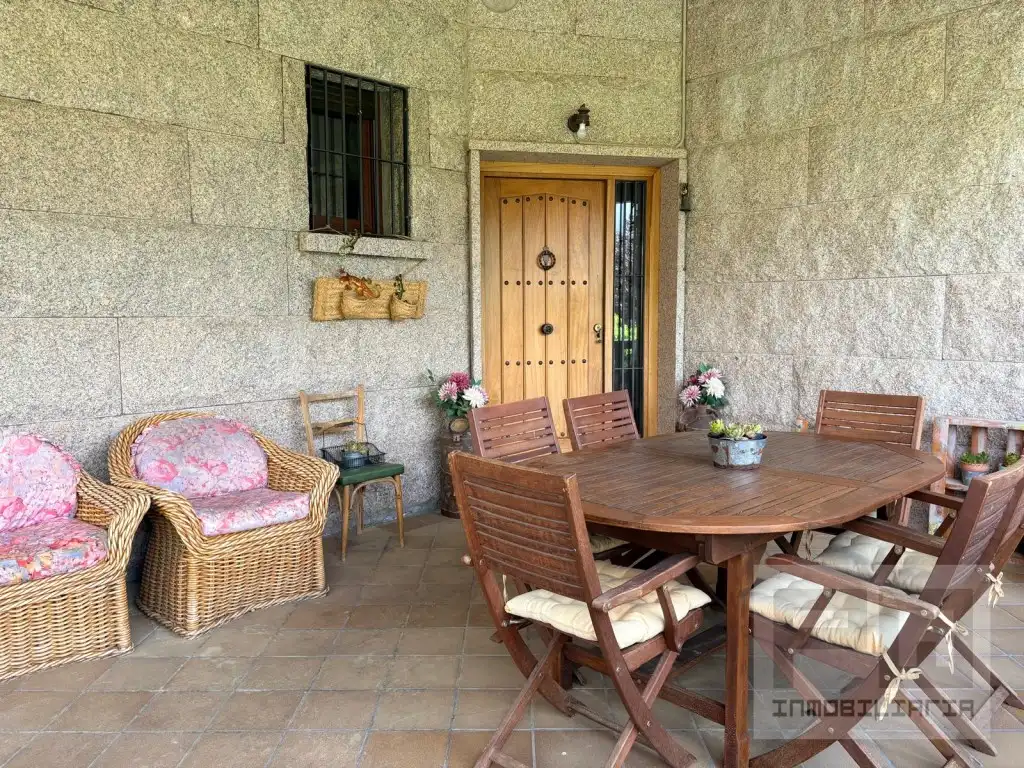 Terrasse von Haus oder Chalet zum Verkauf in Las Navas del Marqués  mit Ofen, Waschmaschine und Mikrowelle