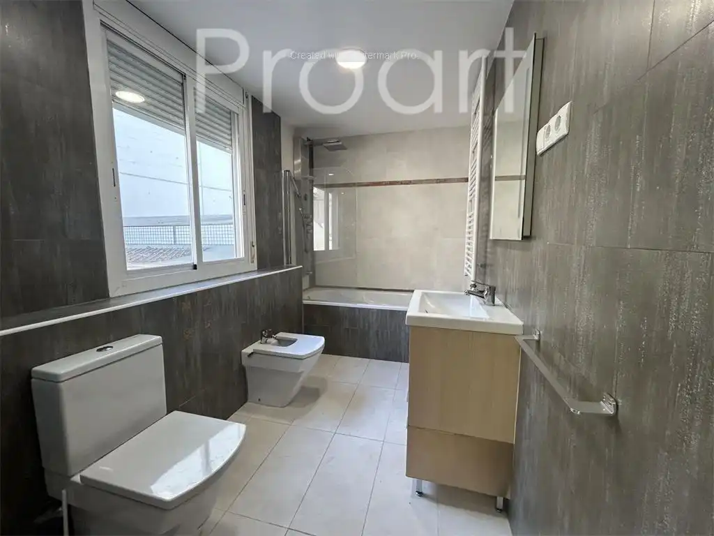 Badezimmer von Wohnung zum Verkauf in Granollers mit Klimaanlage, Heizung und Terrasse