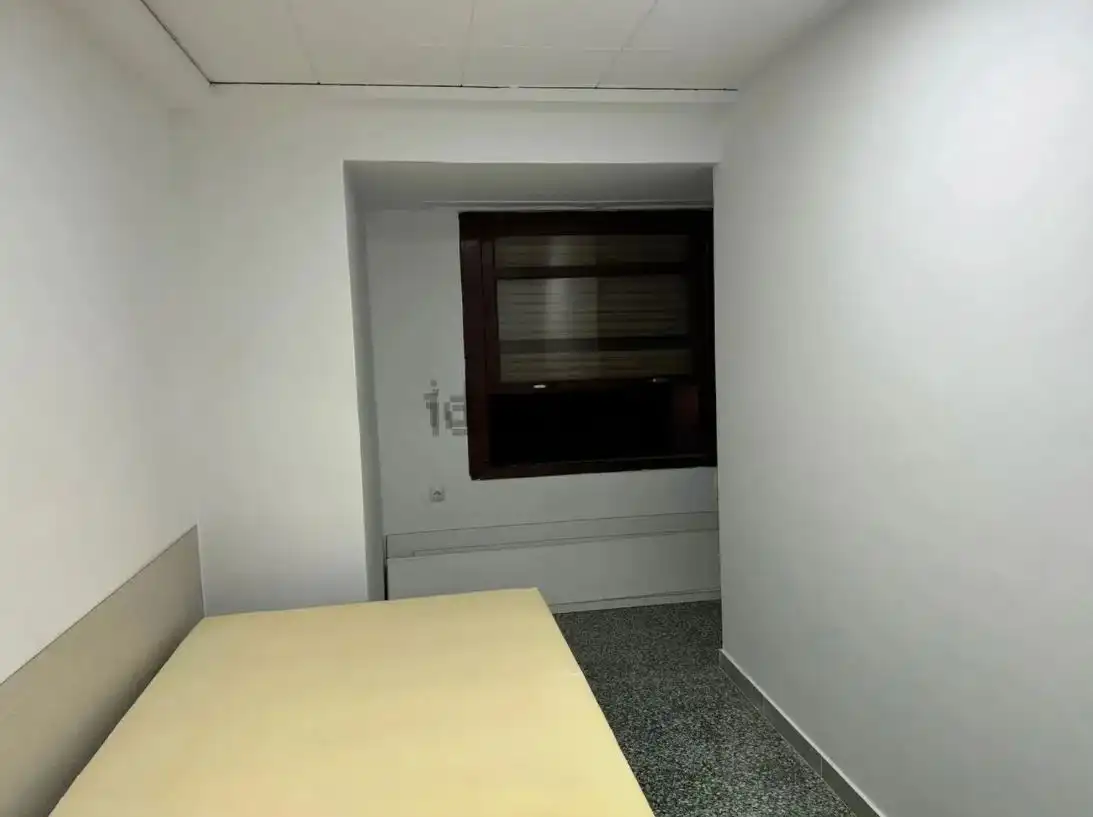 Habitación de Piso en venta en Mislata con Horno, Lavadora y Balcón