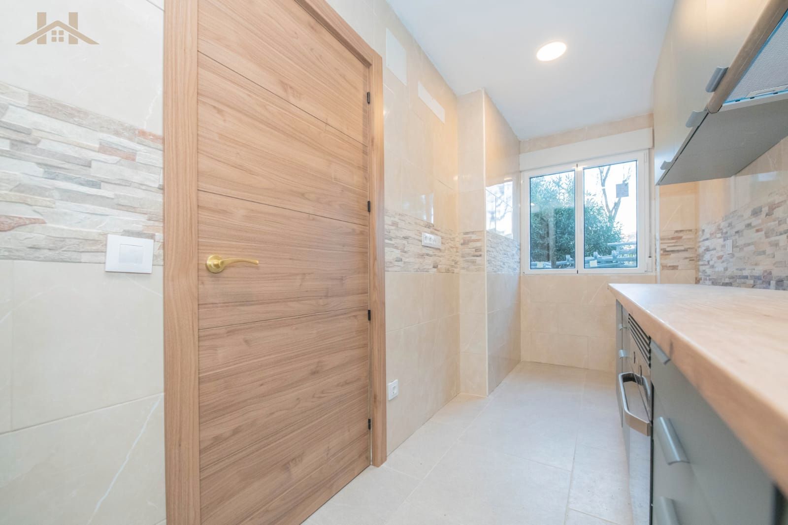 Baño de Piso en venta en Móstoles con Aire acondicionado, Calefacción y Horno