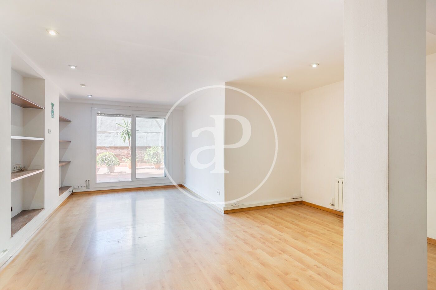 Exterior view of Flat for sale in  Barcelona Capital  with Air Conditioner, Heating and Terrace