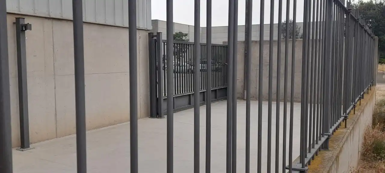 Fabrikhallen zur Miete in Lleida