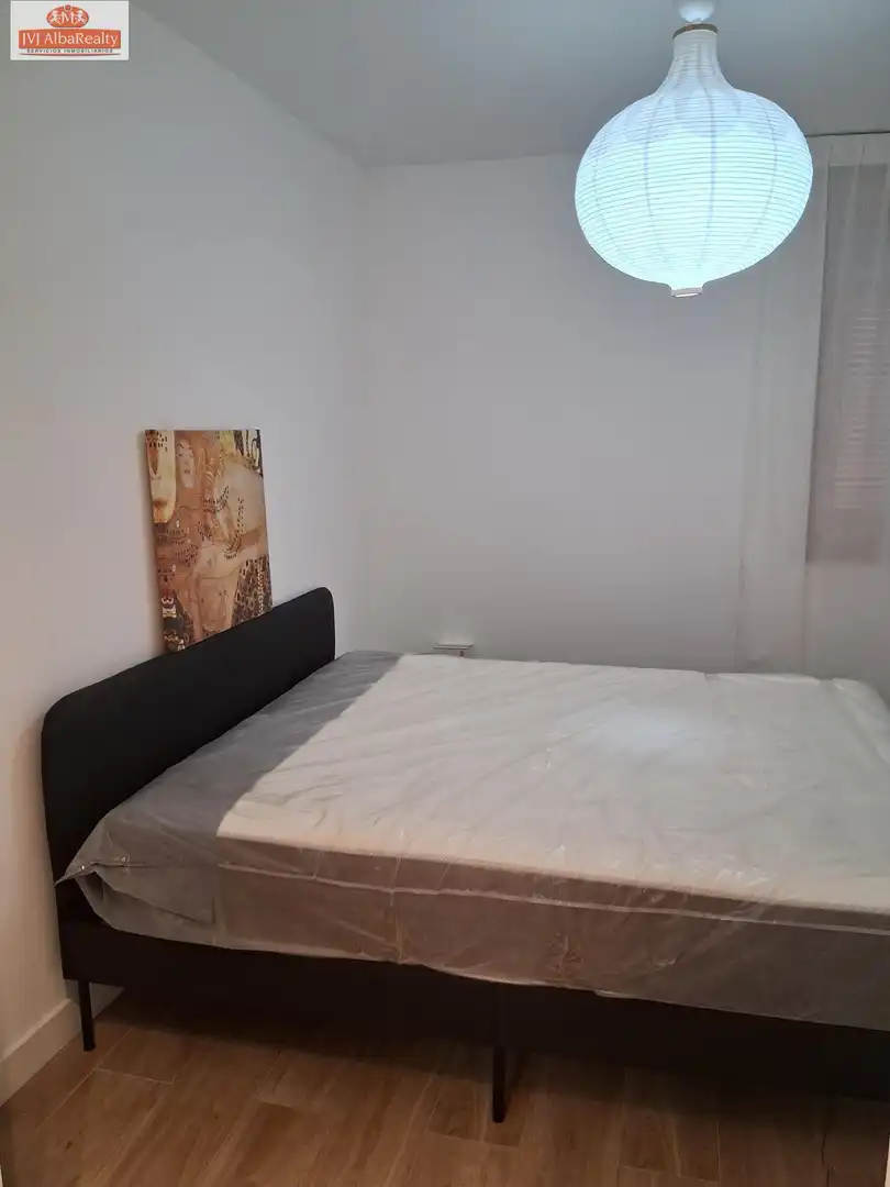 Dormitori de Apartament de lloguer en Albacete amb Aire condicionat, Moblat i Balcó