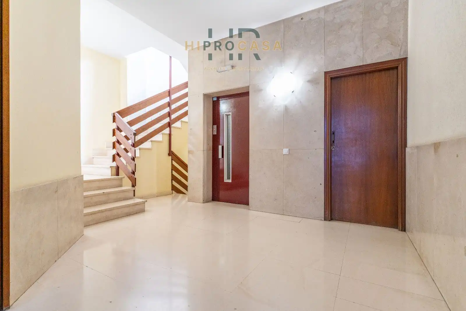Wohnung zum Verkauf in Reus mit Klimaanlage und Terrasse