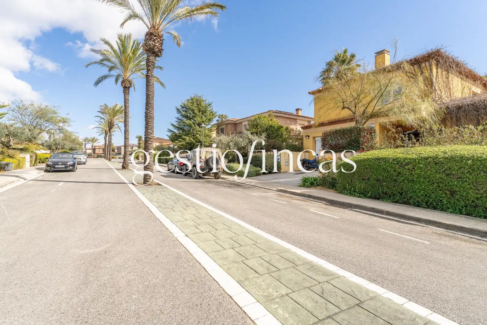 Vista exterior de Casa o xalet en venda en Reus amb Calefacció, Terrassa i Traster