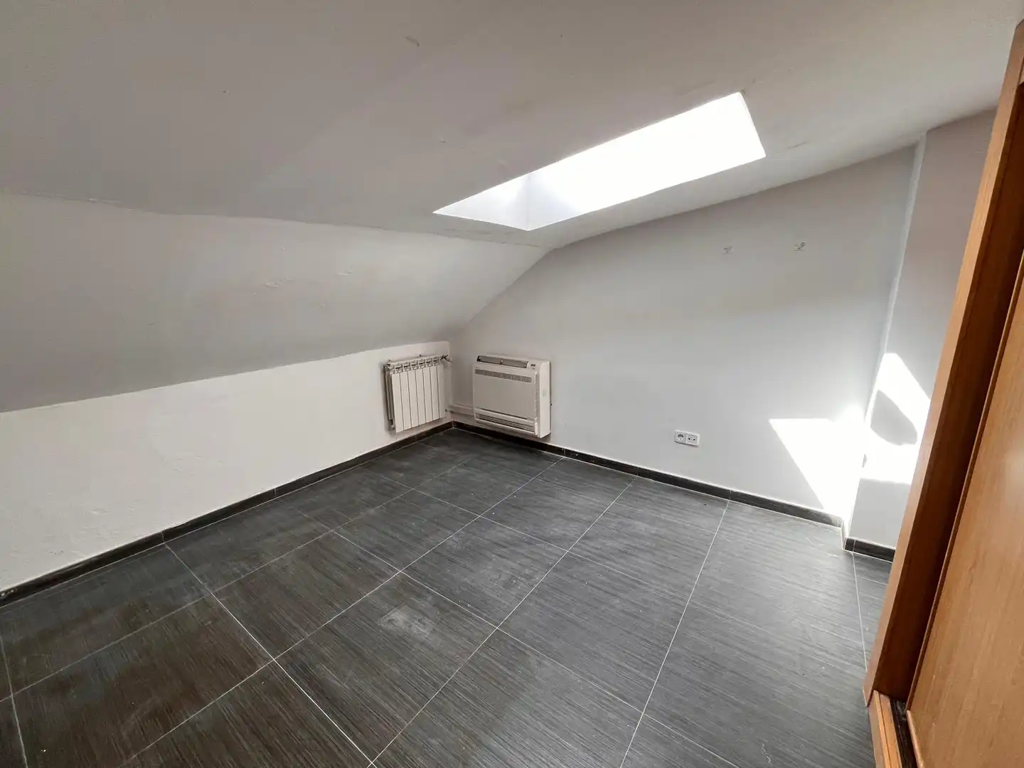 Wohnung zum Verkauf in Los Navalmorales mit Klimaanlage und Heizung