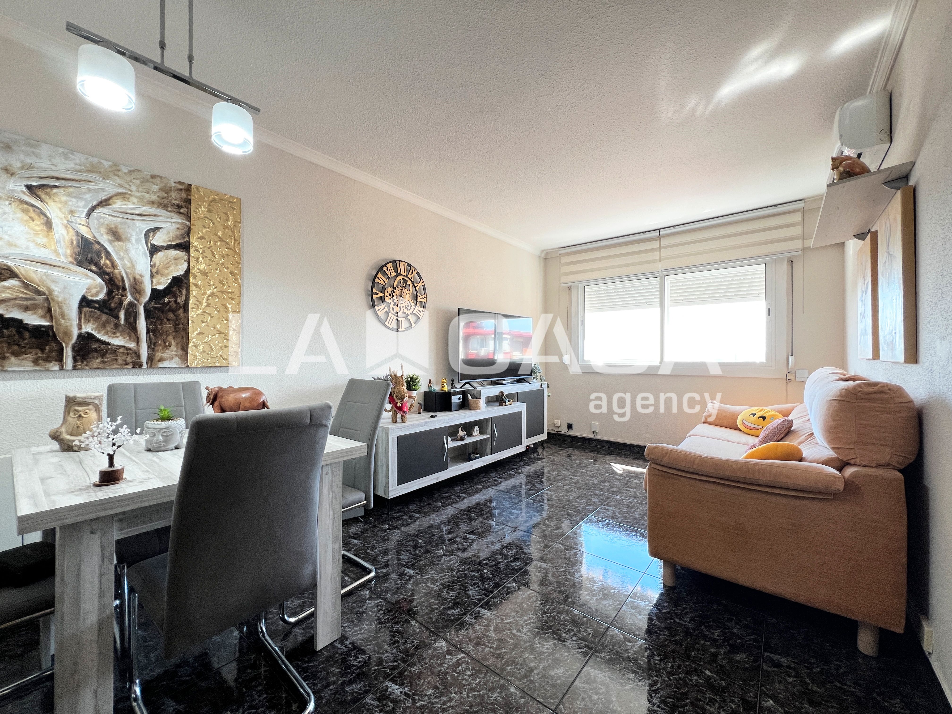 Sala d'estar de Pis en venda en Badalona amb Calefacció