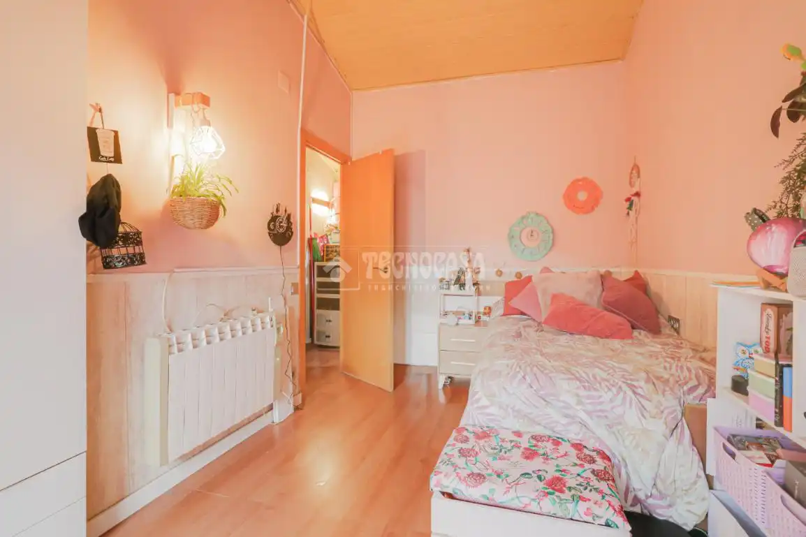 Piso en venta en Carrer de la Font del Ferro, Ca n'Oriol