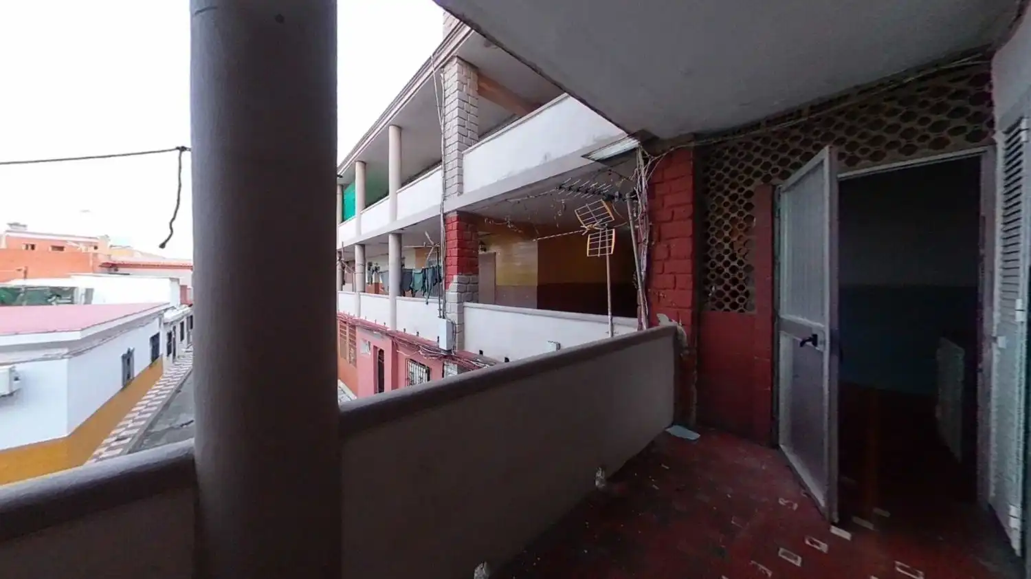 Terraza de Piso en venta en La Línea de la Concepción