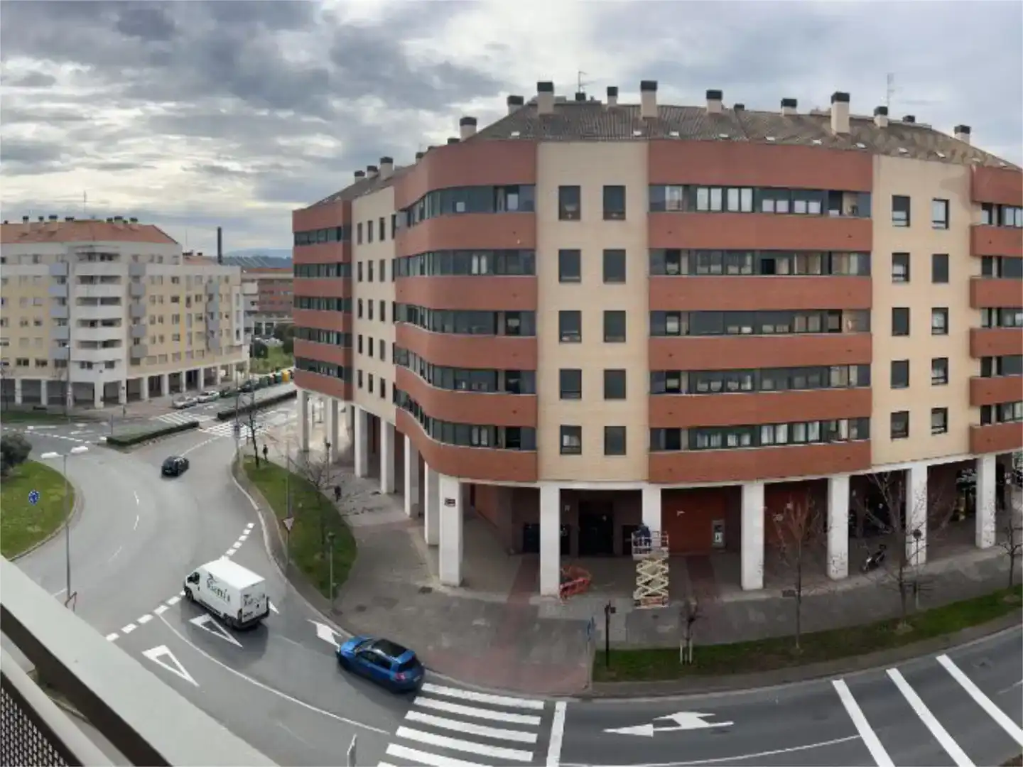 Vista exterior de Piso en venta en  Logroño con Aire acondicionado, Jardín privado y Parquet